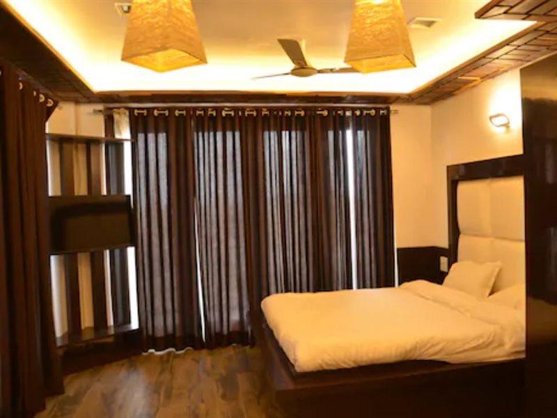 Hotel Bellevue inn Gangānagar Buitenkant foto