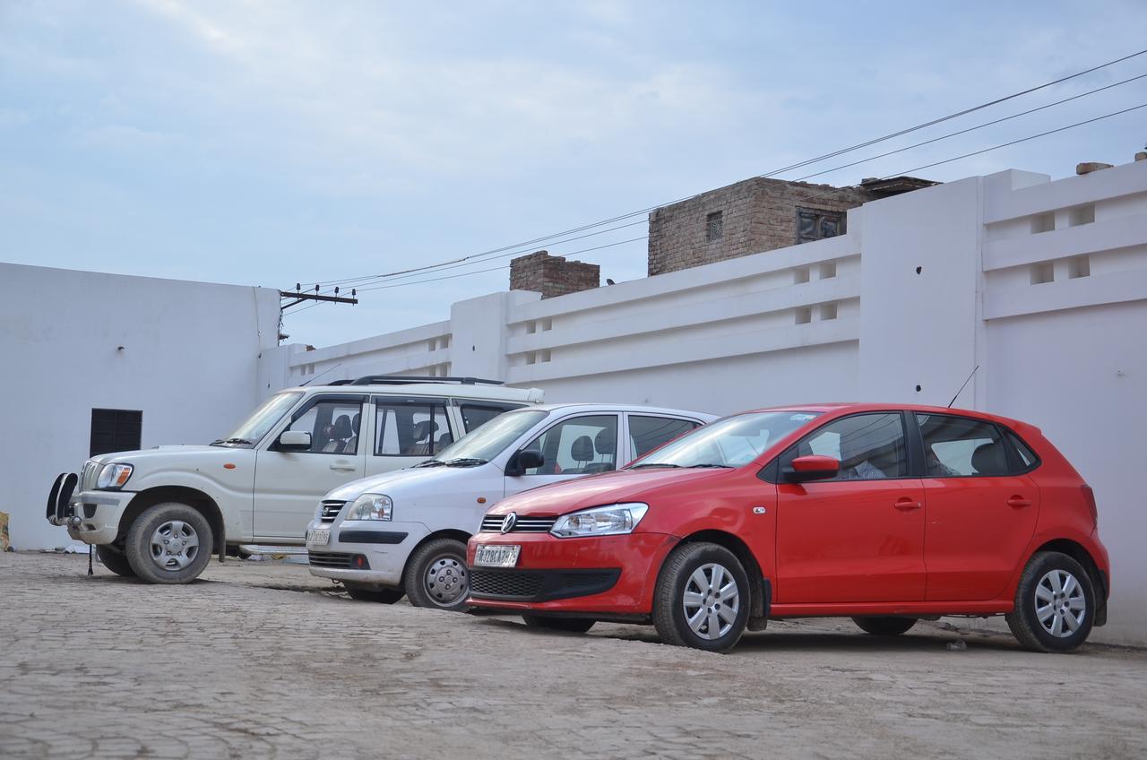 Hotel Bellevue inn Gangānagar Buitenkant foto