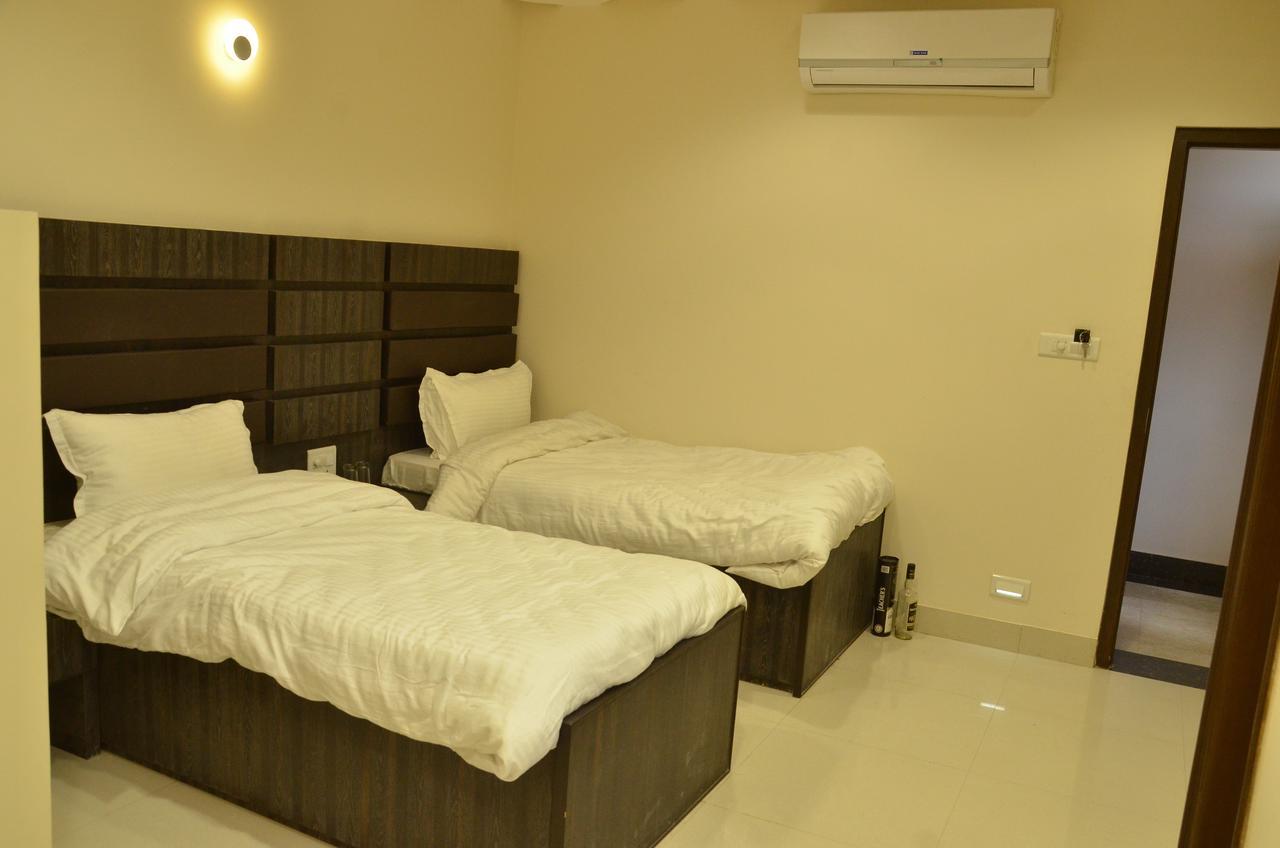 Hotel Bellevue inn Gangānagar Buitenkant foto