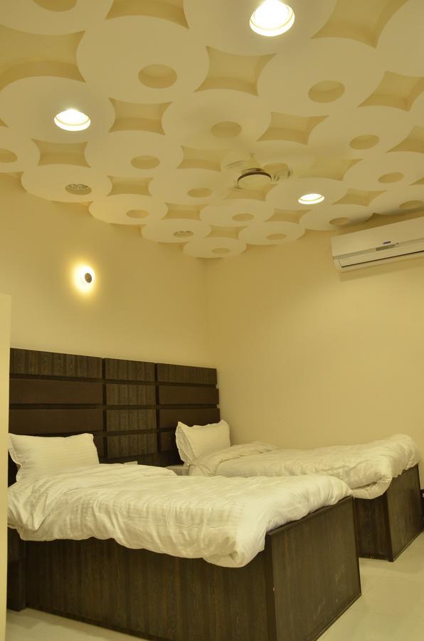 Hotel Bellevue inn Gangānagar Buitenkant foto