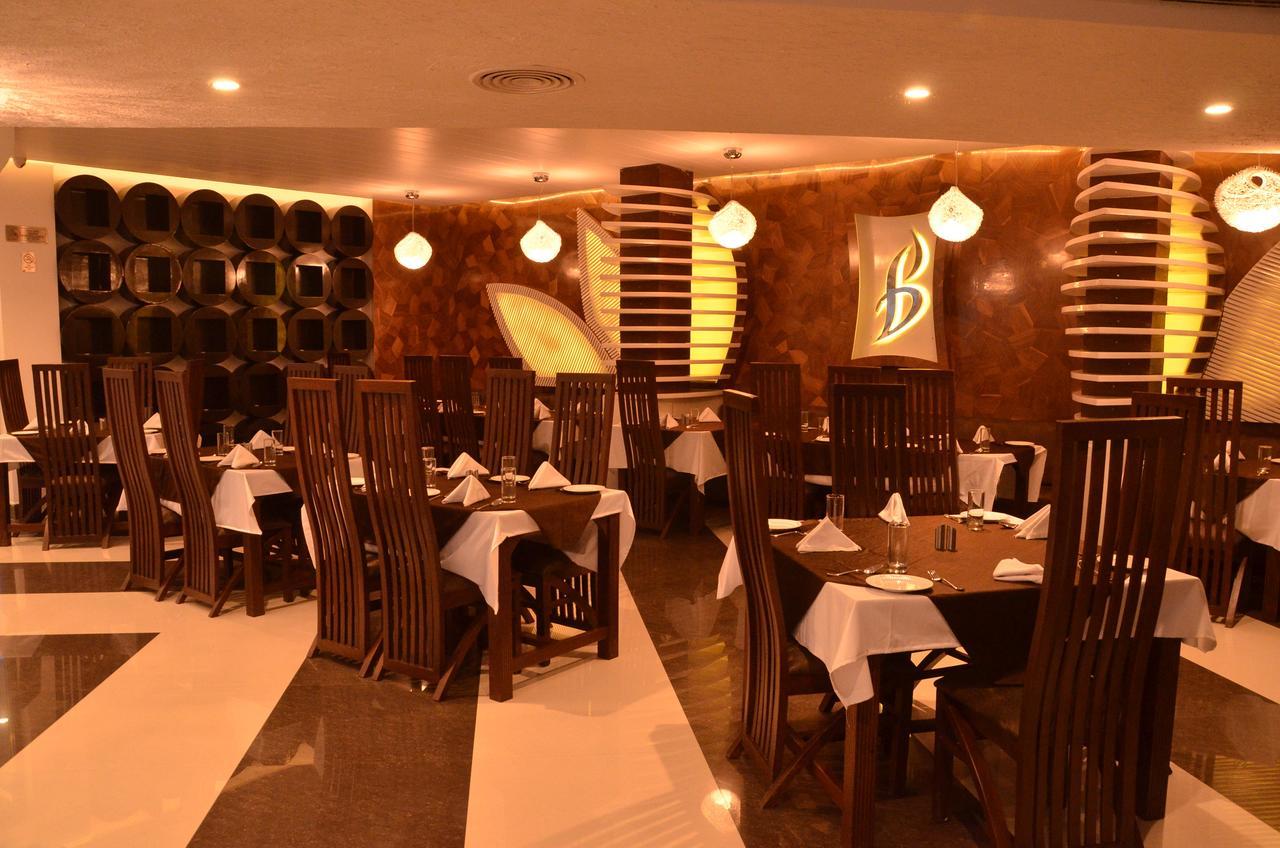 Hotel Bellevue inn Gangānagar Buitenkant foto